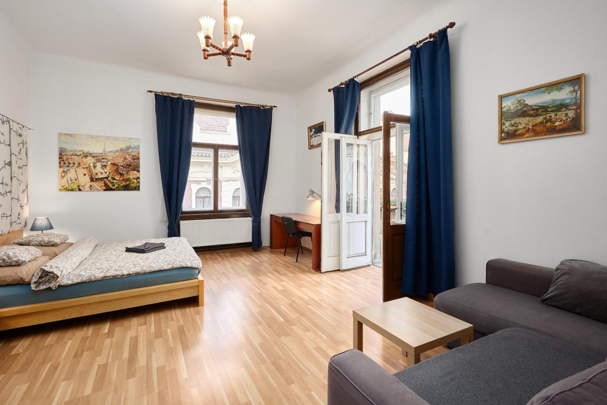 Rum i privatbostad Old Town & Parking Assistance