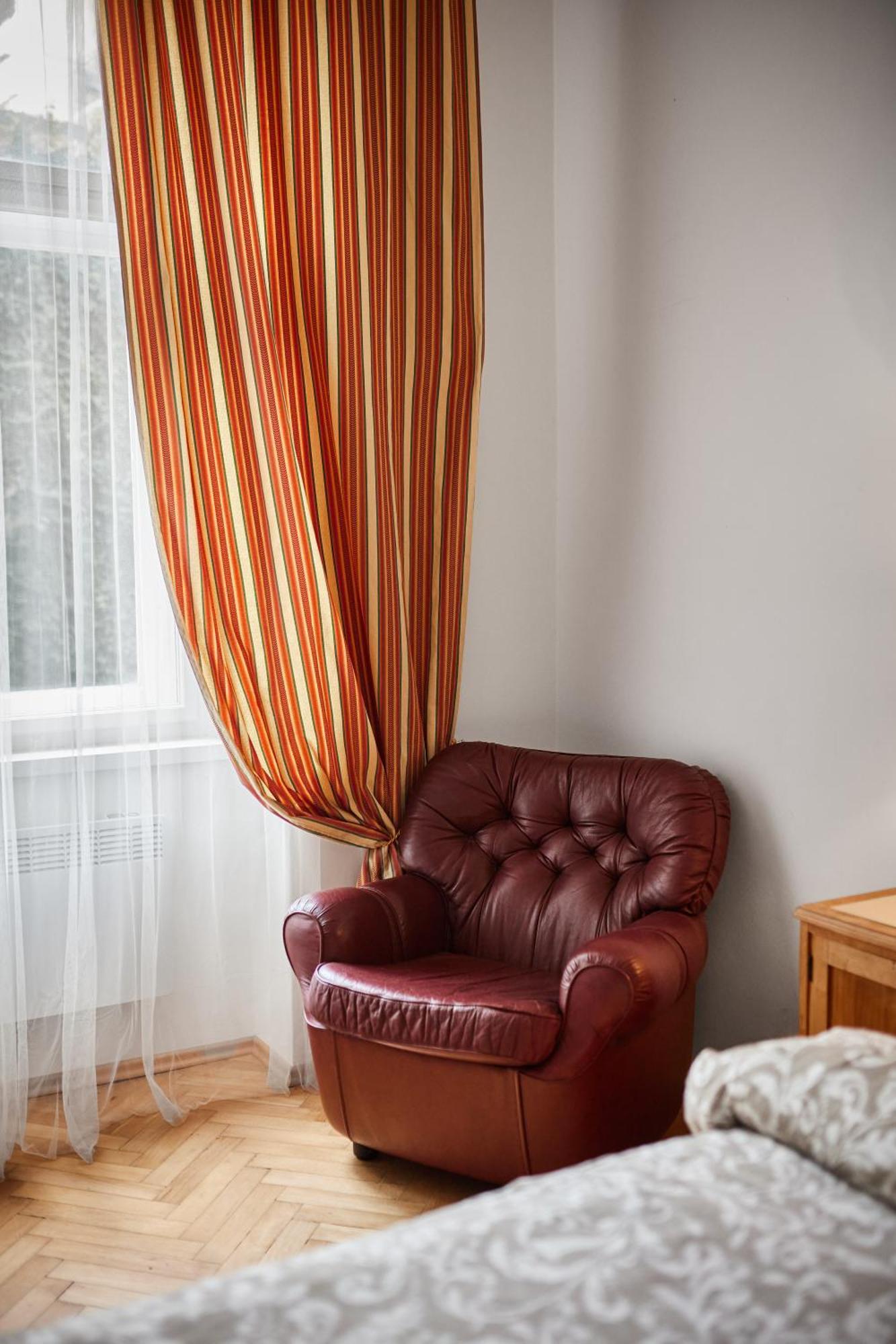 Rum i privatbostad Old Town & Parking Assistance *