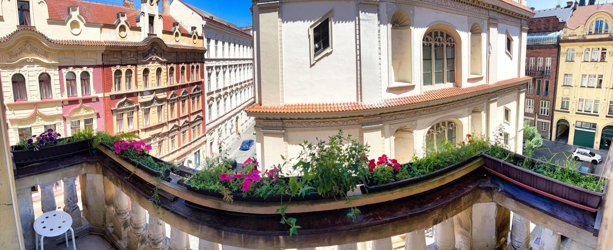 Old Town & Parking Assistance Homestay Prague